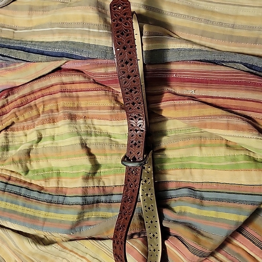 *Floral Cutout Brown Leather Belt
